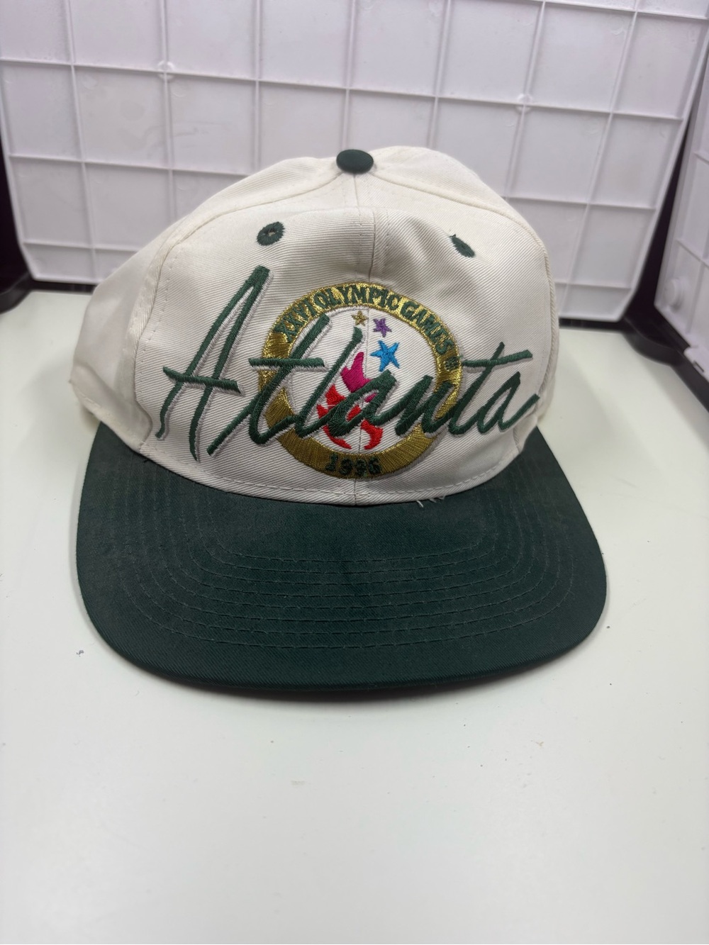 Vintage Atlanta 1996 Olympic Games Script Logo Snapback Hat - White & Dark Green